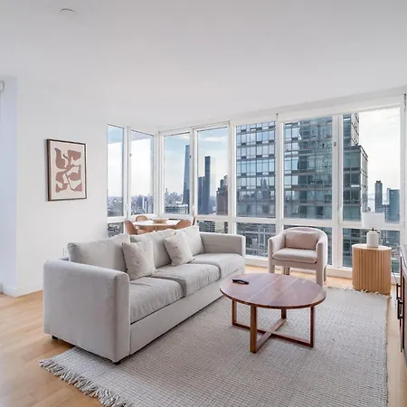 Elegant 2 Bd 2 Bath Escape Apartment